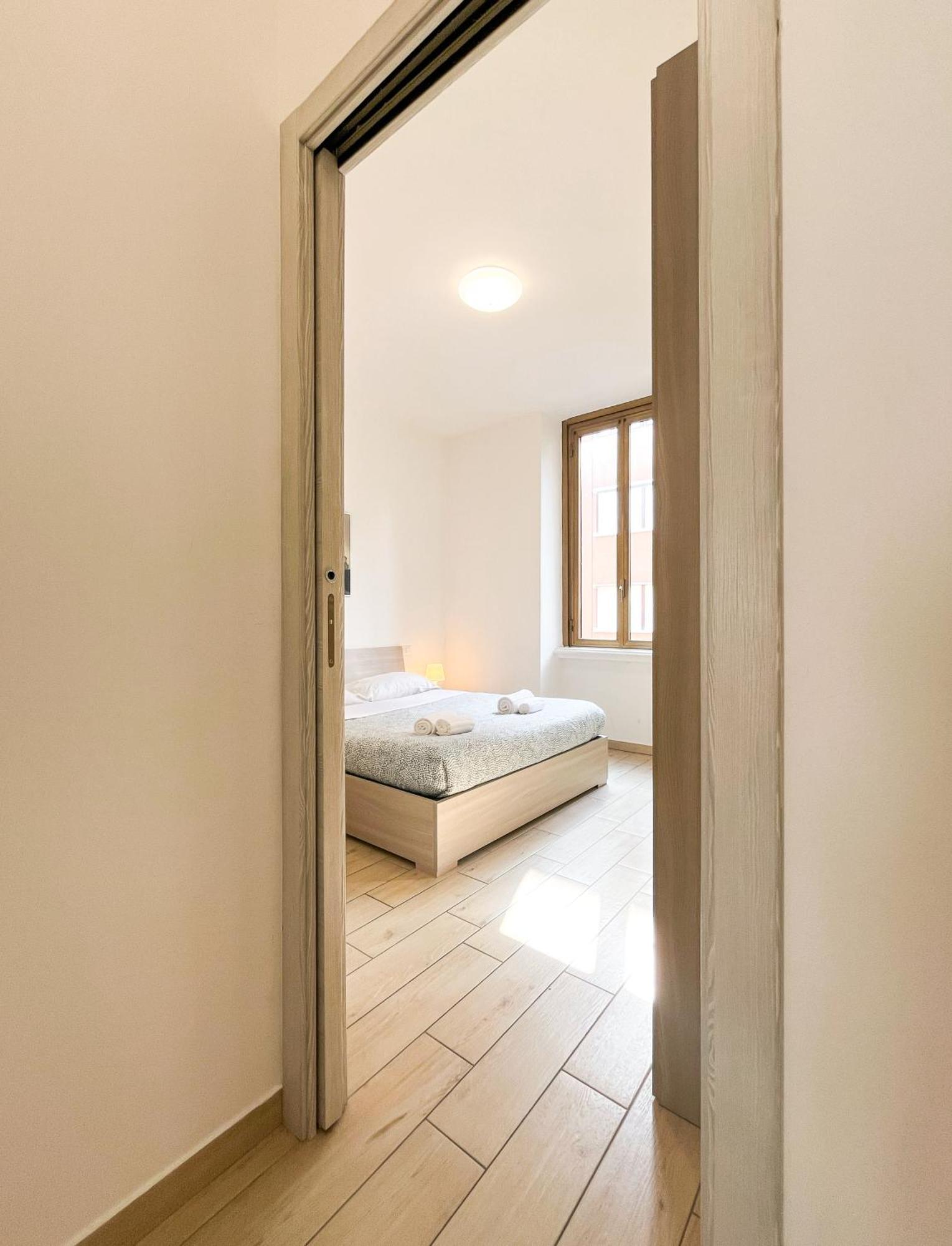 Along The Canal Smart Flat Naviglio - 4 People Corsico Luaran gambar